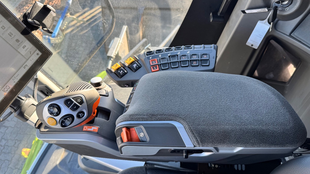 CLAAS Lexion 6900 TerraTrac 890 full Options - Maaidorser: afbeelding 4 CLAAS Lexion 6900 TerraTrac 890 full Options - Maaidorser: afbeelding 4