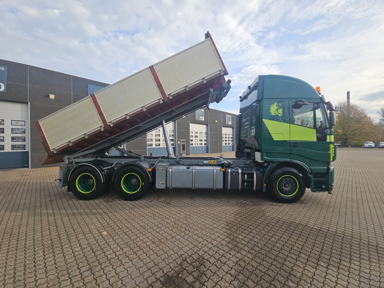Containertransporter/ Wissellaadbak vrachtwagen Iveco Stralis 560 6x4: afbeelding 11