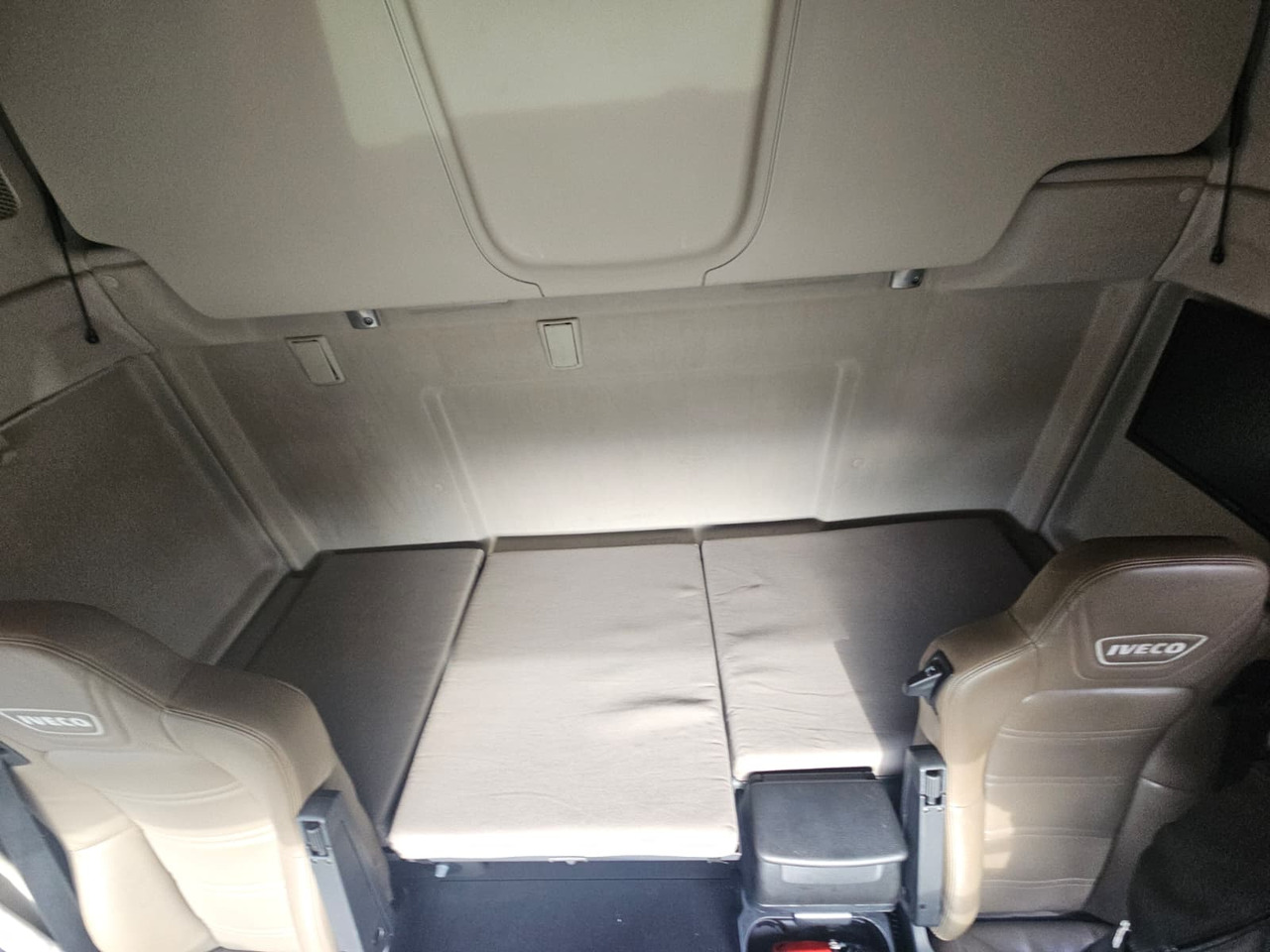 Containertransporter/ Wissellaadbak vrachtwagen Iveco Stralis 560 6x4: afbeelding 20