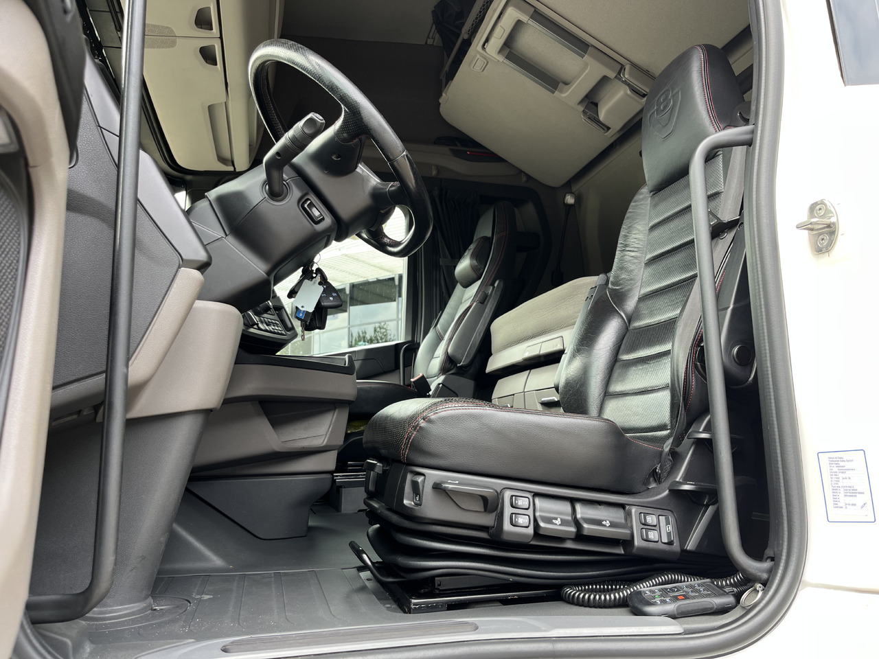 Scania S650 6x2 32 T-mtr. kran - Trekker: afbeelding 5 Scania S650 6x2 32 T-mtr. kran - Trekker: afbeelding 5