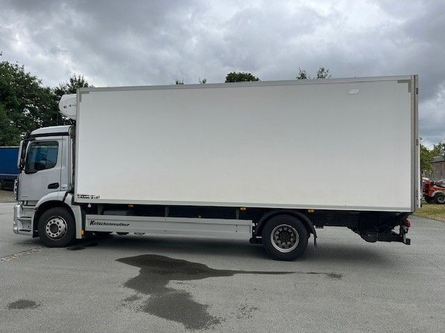 Mercedes-Benz Antos1835 Tiefkühlaufbau Ladebordw. Thermoking - Koelwagen vrachtwagen: afbeelding 3 Mercedes-Benz Antos1835 Tiefkühlaufbau Ladebordw. Thermoking - Koelwagen vrachtwagen: afbeelding 3