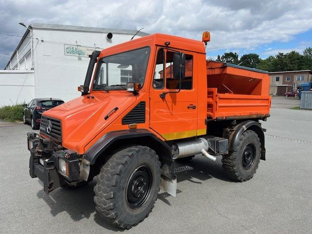 Mercedes-Benz Unimog 418/10 Winterdienst2000 - Kipper vrachtwagen: afbeelding 4 Mercedes-Benz Unimog 418/10 Winterdienst2000 - Kipper vrachtwagen: afbeelding 4