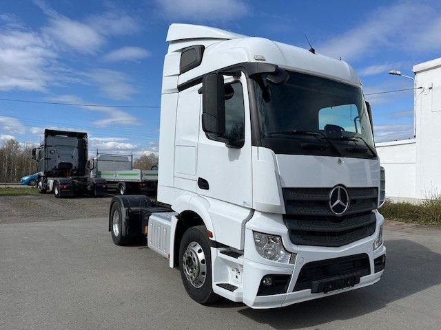 Mercedes-Benz Actros 1845 Sattelzugmaschine TOP gepflegt! Mercedes-Benz Actros 1845 Sattelzugmaschine TOP gepflegt! - Trekker: afbeelding 4 Mercedes-Benz Actros 1845 Sattelzugmaschine TOP gepflegt! Mercedes-Benz Actros 1845 Sattelzugmaschine TOP gepflegt! - Trekker: afbeelding 4