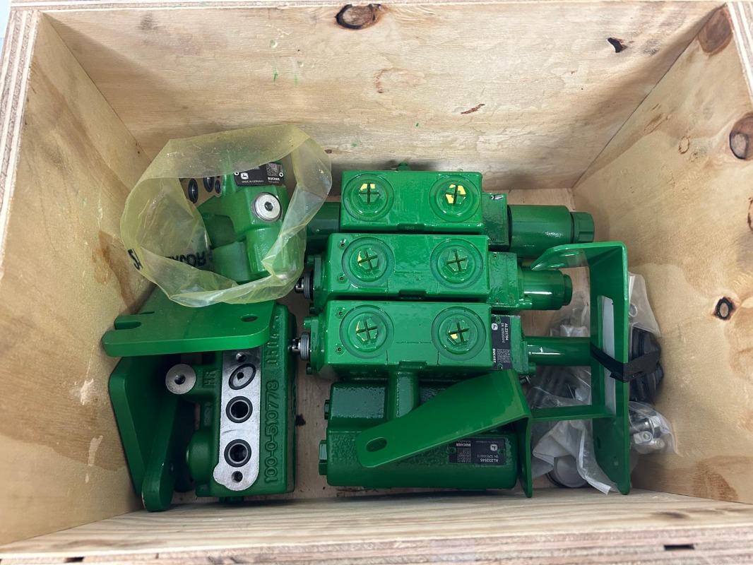 John Deere Einhebelsteuergerät mechanisch vom 6155R - Hydraulica voor Landbouwmachine: afbeelding 2 John Deere Einhebelsteuergerät mechanisch vom 6155R - Hydraulica voor Landbouwmachine: afbeelding 2