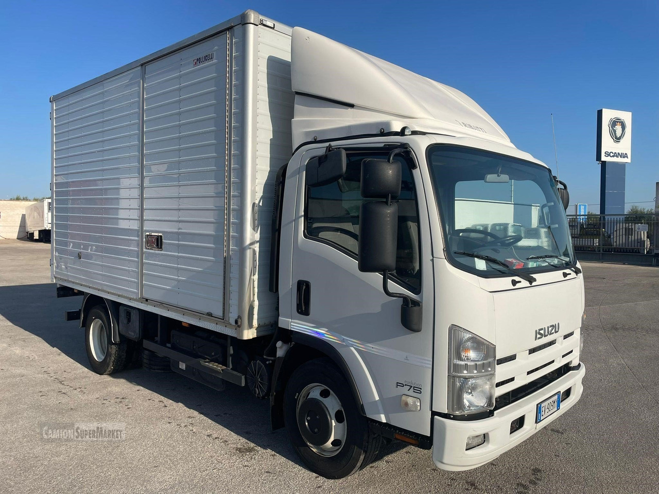 ISUZU P75 - Bakwagen: afbeelding 1 ISUZU P75 - Bakwagen: afbeelding 1