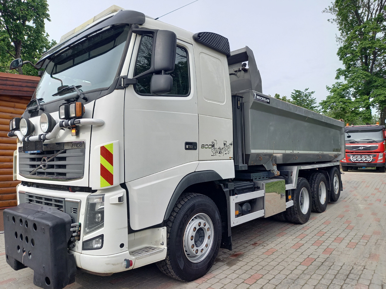 VOLVO FH16, 8x4, BIG AXLES, RETARDER, GW 39500 KG - Kipper vrachtwagen: afbeelding 1 VOLVO FH16, 8x4, BIG AXLES, RETARDER, GW 39500 KG - Kipper vrachtwagen: afbeelding 1