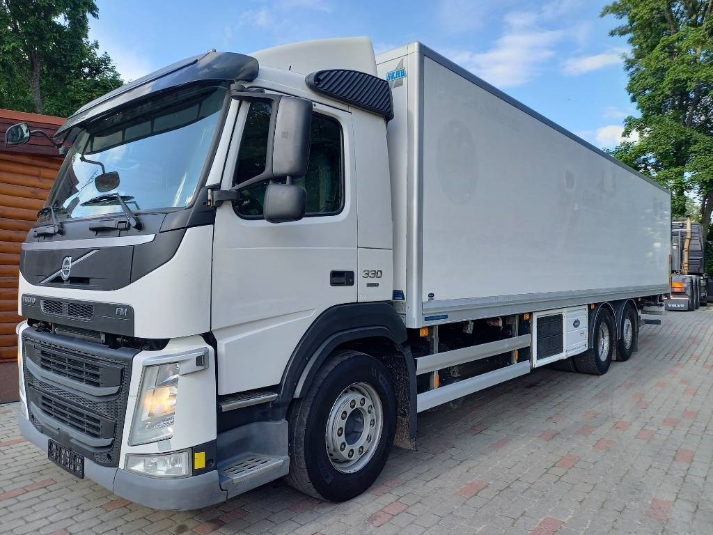 Volvo FM 330, 6x2, CARRIER SUPRA 950 U - Koelwagen vrachtwagen: afbeelding 1 Volvo FM 330, 6x2, CARRIER SUPRA 950 U - Koelwagen vrachtwagen: afbeelding 1