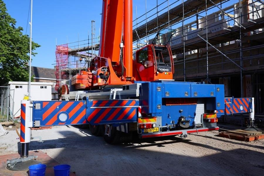 Demag AC220-5 Dutch Registration, 10x6x10, 220t Ca - Alle terrein kraan: afbeelding 2 Demag AC220-5 Dutch Registration, 10x6x10, 220t Ca - Alle terrein kraan: afbeelding 2