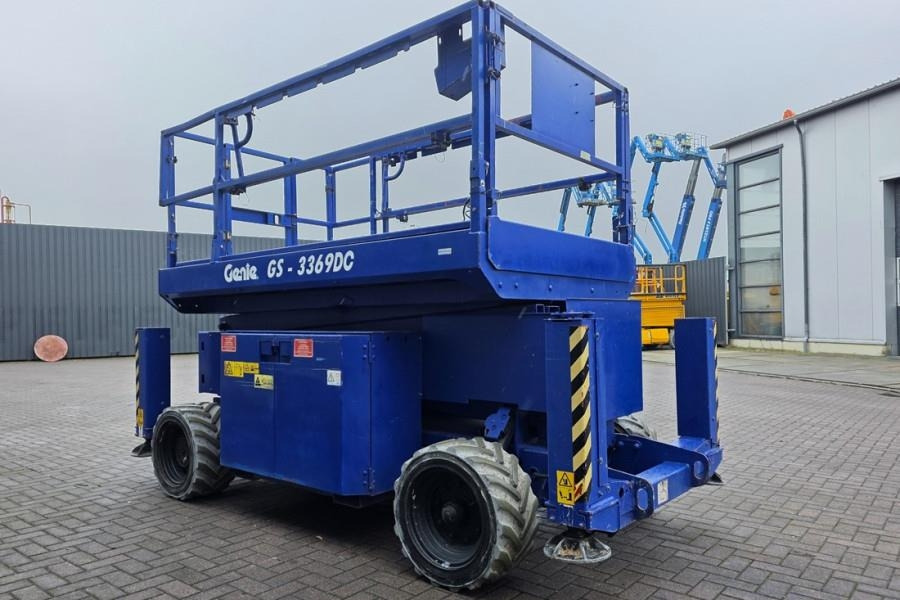 Genie GS3369DC Electric, 11.9m Working Height, 454kg Cap - Schaarlift: afbeelding 2 Genie GS3369DC Electric, 11.9m Working Height, 454kg Cap - Schaarlift: afbeelding 2