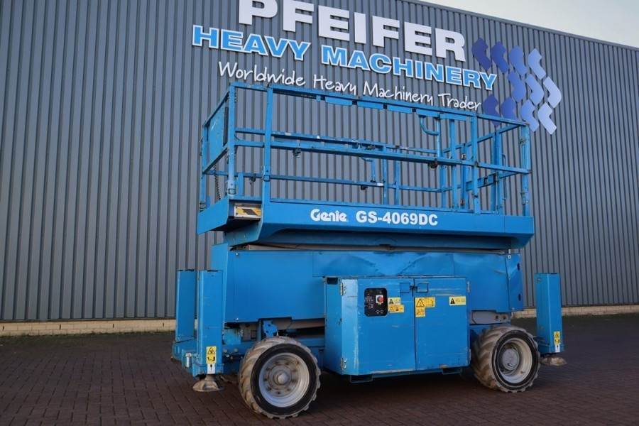 Genie GS4069 Electric, 14m Working Height, 363kg Capacit - Schaarlift: afbeelding 1 Genie GS4069 Electric, 14m Working Height, 363kg Capacit - Schaarlift: afbeelding 1
