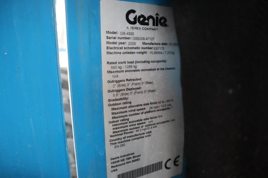 Genie GS4390 Diesel, 4x4 Drive, 15.11m Working Height 68 - Schaarlift: afbeelding 4 Genie GS4390 Diesel, 4x4 Drive, 15.11m Working Height 68 - Schaarlift: afbeelding 4