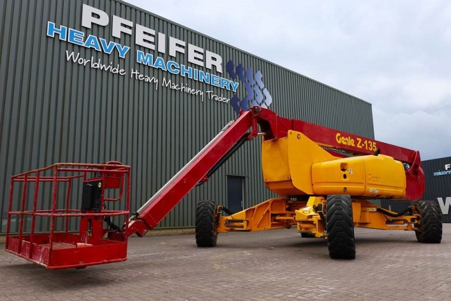 Genie Z135/70 Diesel, 4x4x4 Drive, 43m Lifting Height, 2 - Knikarmhoogwerker: afbeelding 2 Genie Z135/70 Diesel, 4x4x4 Drive, 43m Lifting Height, 2 - Knikarmhoogwerker: afbeelding 2