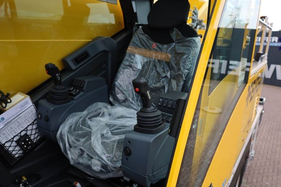 Grove GMK5250XL-1 Available For Rent, Dutch Registration  - Alle terrein kraan: afbeelding 5 Grove GMK5250XL-1 Available For Rent, Dutch Registration  - Alle terrein kraan: afbeelding 5
