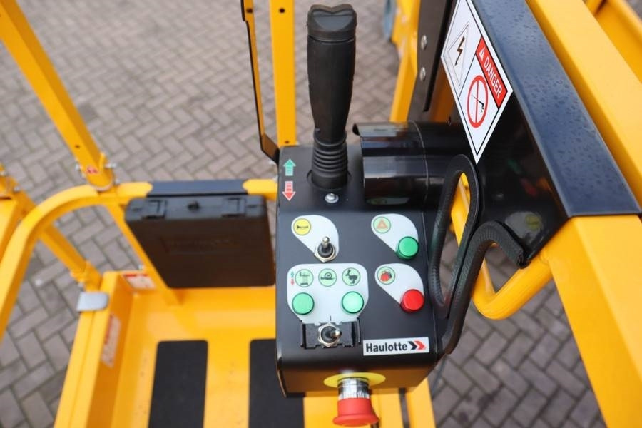 Haulotte Compact 10N Valid Inspection, *Guarantee! 10m Work - Schaarlift: afbeelding 4 Haulotte Compact 10N Valid Inspection, *Guarantee! 10m Work - Schaarlift: afbeelding 4