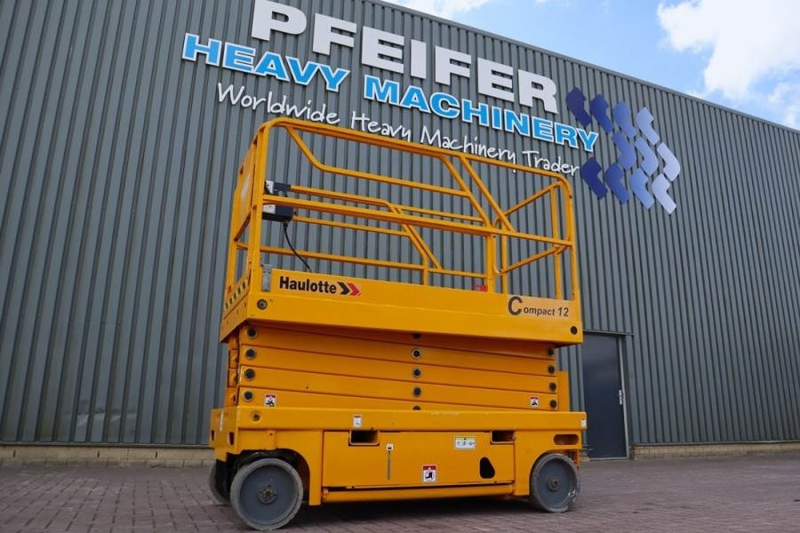 Haulotte Compact 12 Electric, 12m Working Height, 300kg Cap  - Schaarlift: afbeelding 1 Haulotte Compact 12 Electric, 12m Working Height, 300kg Cap  - Schaarlift: afbeelding 1