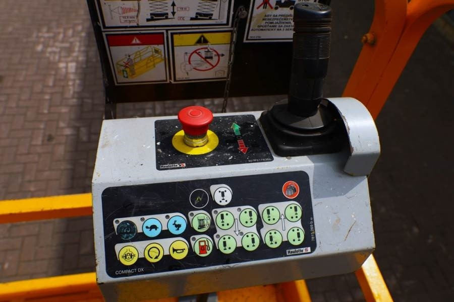 Haulotte Compact 12RTE Electric, 12m Working Height, 450kg - Schaarlift: afbeelding 5 Haulotte Compact 12RTE Electric, 12m Working Height, 450kg - Schaarlift: afbeelding 5