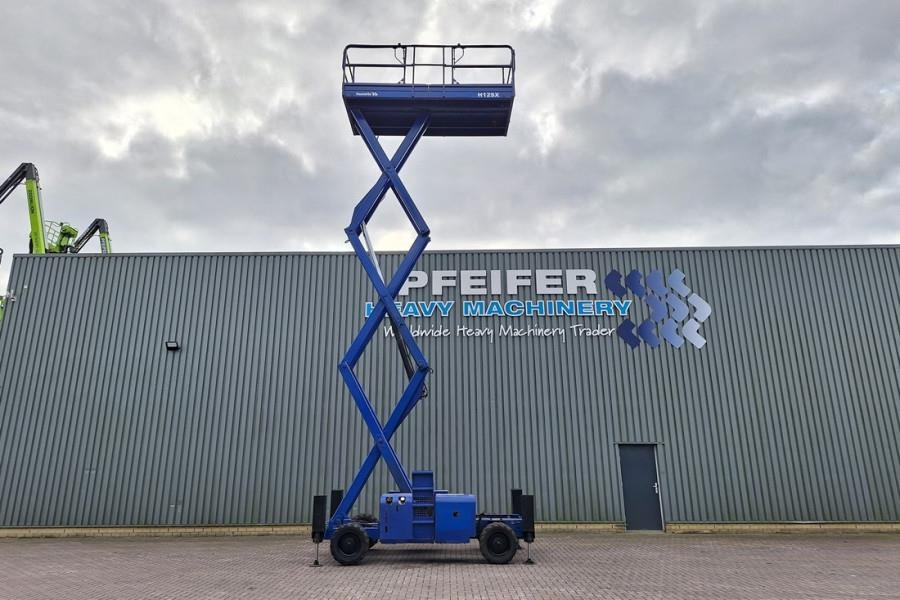 Haulotte H12SX Diesel, 4x4 Drive, 12m Working Height, 700kg - Schaarlift: afbeelding 3 Haulotte H12SX Diesel, 4x4 Drive, 12m Working Height, 700kg - Schaarlift: afbeelding 3
