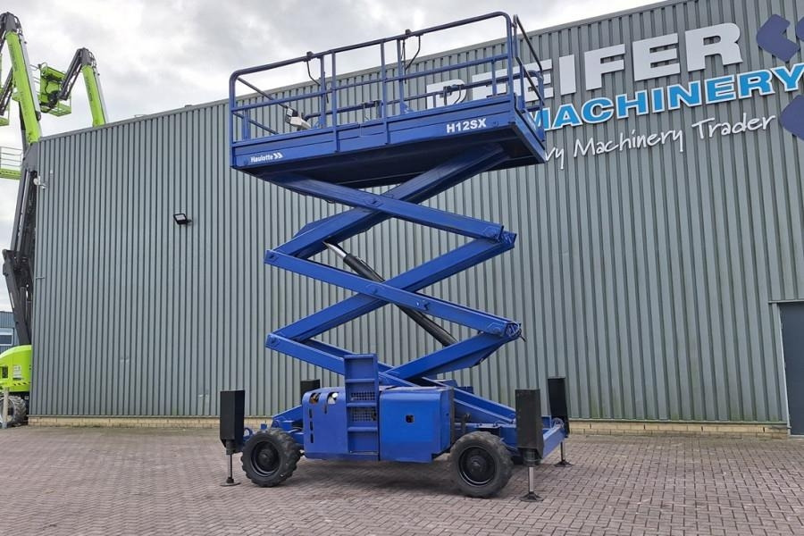 Haulotte H12SX Diesel, 4x4 Drive, 12m Working Height, 700kg - Schaarlift: afbeelding 2 Haulotte H12SX Diesel, 4x4 Drive, 12m Working Height, 700kg - Schaarlift: afbeelding 2