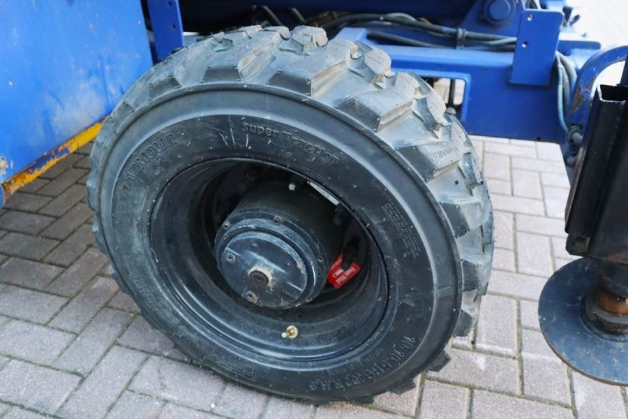 Haulotte H15SX New Tyres, Diesel, 4x4 Drive, 15 Working Hei - Schaarlift: afbeelding 4 Haulotte H15SX New Tyres, Diesel, 4x4 Drive, 15 Working Hei - Schaarlift: afbeelding 4