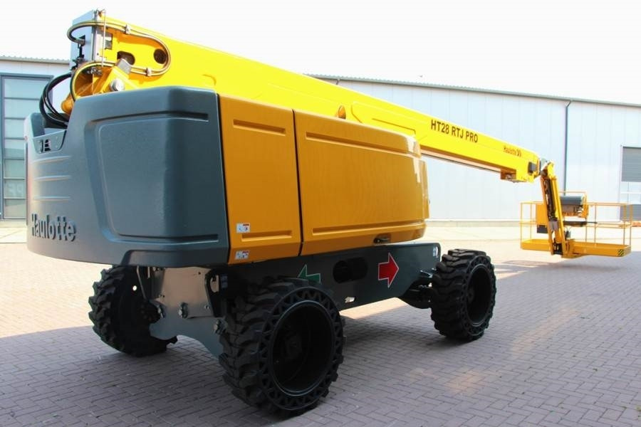 Haulotte HT28RTJ Pro Diesel, 4x4 Drive, 27.9 m Working Heig - Telescoophoogwerker: afbeelding 2 Haulotte HT28RTJ Pro Diesel, 4x4 Drive, 27.9 m Working Heig - Telescoophoogwerker: afbeelding 2