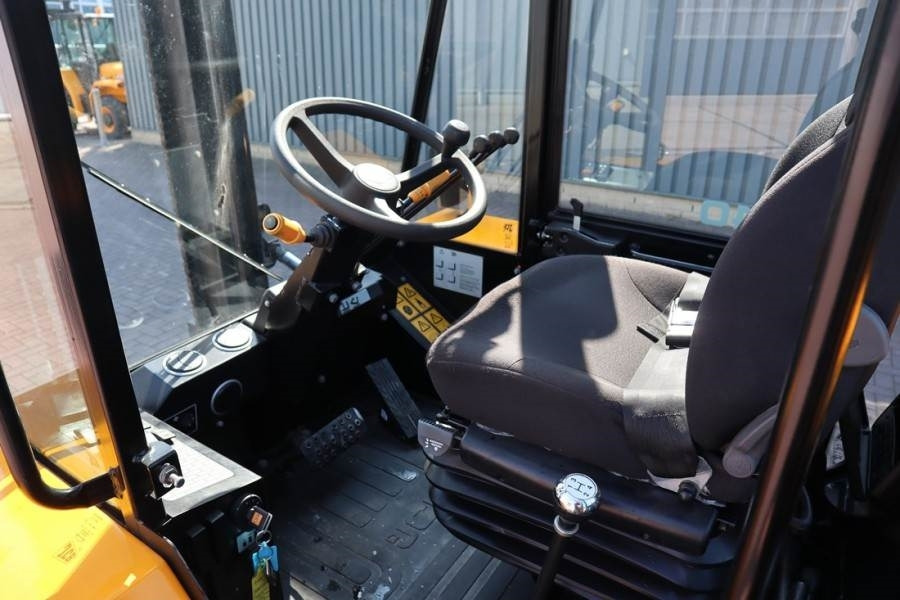 JCB 940-4 T4 Valid inspection, *Guarantee! Diesel, 4x4 - Ruw terrein heftruck: afbeelding 4 JCB 940-4 T4 Valid inspection, *Guarantee! Diesel, 4x4 - Ruw terrein heftruck: afbeelding 4