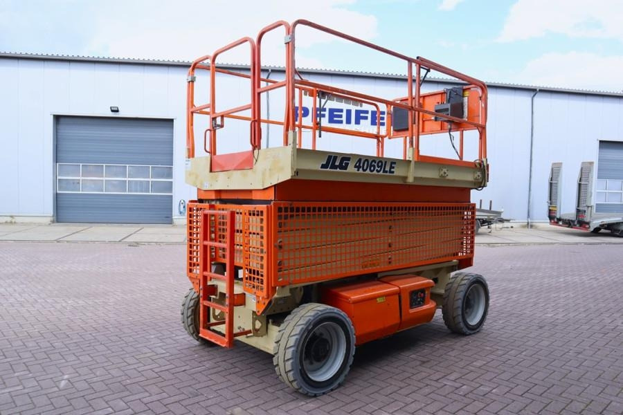 JLG 4069LE Electric, 14.2m Working Height, 360kg Capac - Schaarlift: afbeelding 2 JLG 4069LE Electric, 14.2m Working Height, 360kg Capac - Schaarlift: afbeelding 2