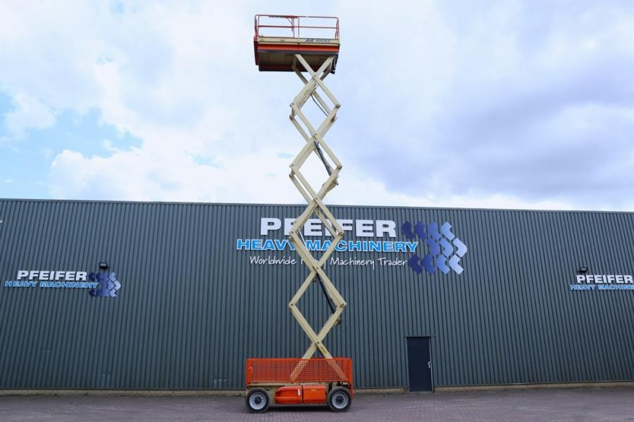 JLG 4069LE Electric, 14.2m Working Height, 360kg Capac - Schaarlift: afbeelding 3 JLG 4069LE Electric, 14.2m Working Height, 360kg Capac - Schaarlift: afbeelding 3