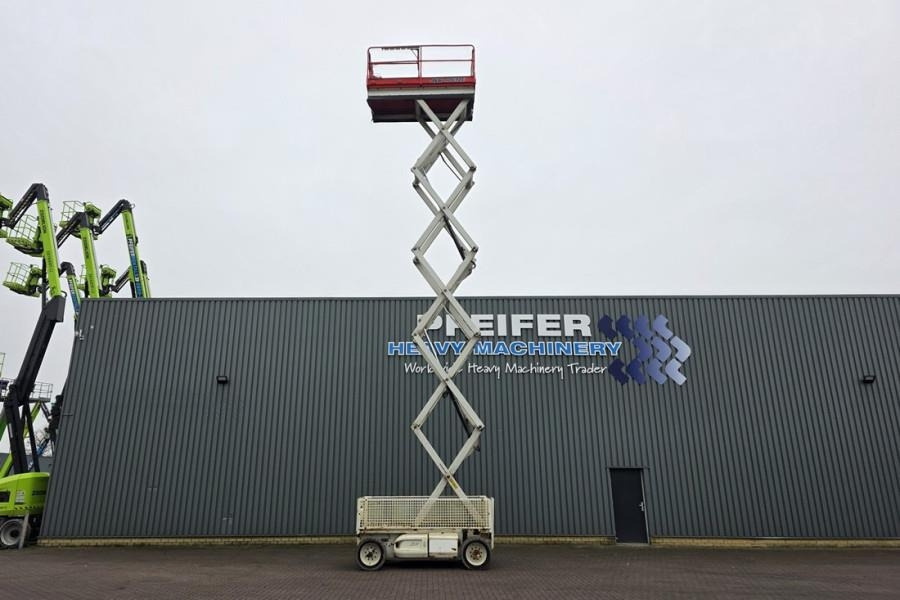 JLG 4069LE Electric, 14.2m Working Height, 360kg Capac - Schaarlift: afbeelding 4 JLG 4069LE Electric, 14.2m Working Height, 360kg Capac - Schaarlift: afbeelding 4