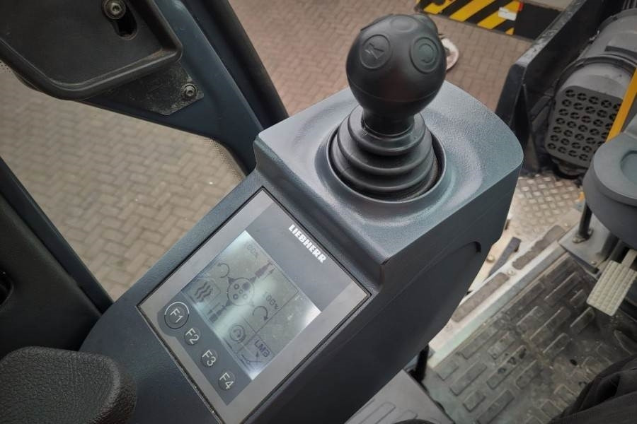 Leasing Liebherr LTM1070-4.2 Dutch Vehicle Registration, Valid Insp  Liebherr LTM1070-4.2 Dutch Vehicle Registration, Valid Insp: afbeelding 18