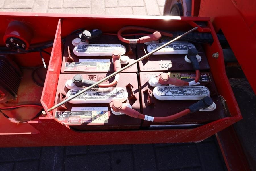 Magni ES0808E Electric, 8m Working height, 380kg Capacit - Schaarlift: afbeelding 3 Magni ES0808E Electric, 8m Working height, 380kg Capacit - Schaarlift: afbeelding 3