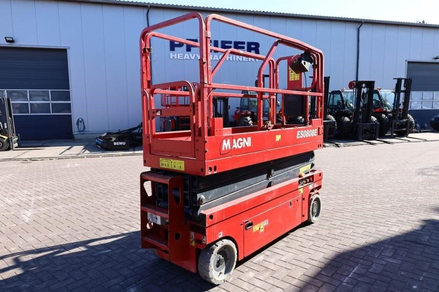 Magni ES0808E Electric, 8m Working height, 380kg Capacit - Schaarlift: afbeelding 2 Magni ES0808E Electric, 8m Working height, 380kg Capacit - Schaarlift: afbeelding 2