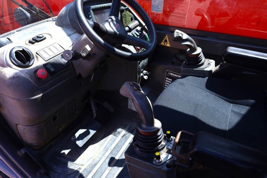 Manitou MRT3050 PRIVILEGE Diesel, 4x4 Drive And 4-Wheel St - Verreiker: afbeelding 4 Manitou MRT3050 PRIVILEGE Diesel, 4x4 Drive And 4-Wheel St - Verreiker: afbeelding 4