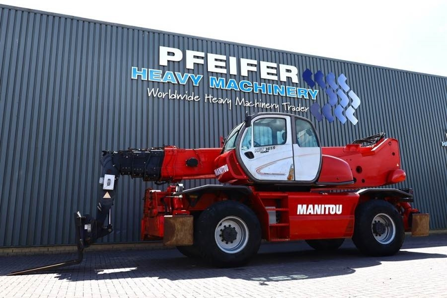 Manitou MRT3050 PRIVILEGE Diesel, 4x4 Drive And 4-Wheel St - Verreiker: afbeelding 1 Manitou MRT3050 PRIVILEGE Diesel, 4x4 Drive And 4-Wheel St - Verreiker: afbeelding 1