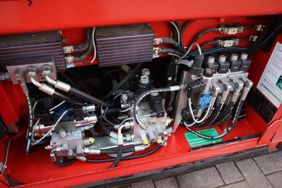 PB LIFT S225-12ES Electric, 4x2 Drive, 22.5m Working - Schaarlift: afbeelding 4 PB LIFT S225-12ES Electric, 4x2 Drive, 22.5m Working - Schaarlift: afbeelding 4