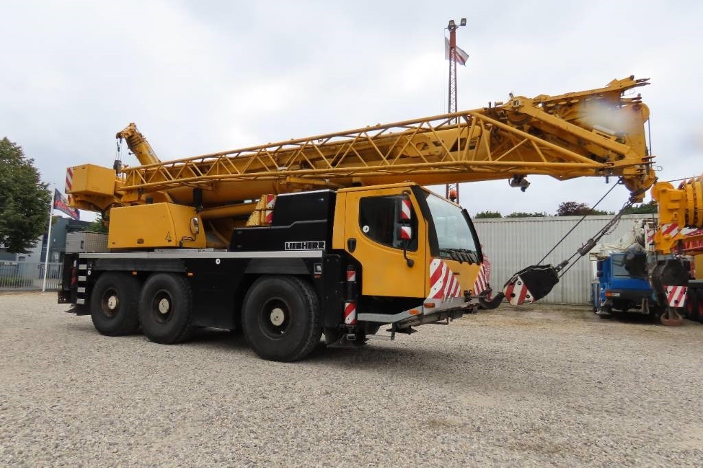 Liebherr LTM 1050-3.1 - Alle terrein kraan: afbeelding 2 Liebherr LTM 1050-3.1 - Alle terrein kraan: afbeelding 2