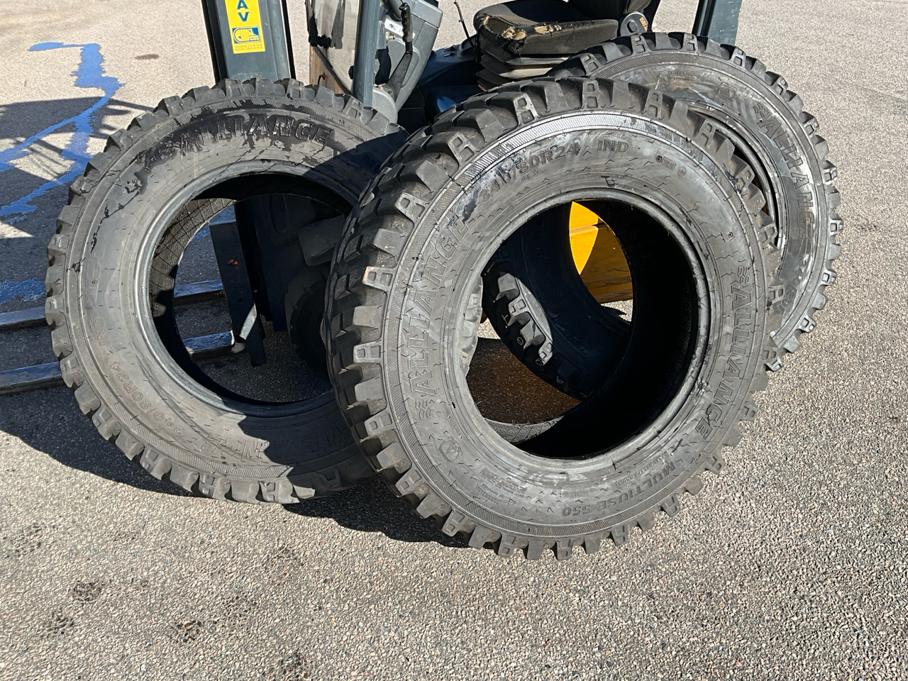 Alliance Multiuse 550 - Band voor Landbouwmachine: afbeelding 1 Alliance Multiuse 550 - Band voor Landbouwmachine: afbeelding 1