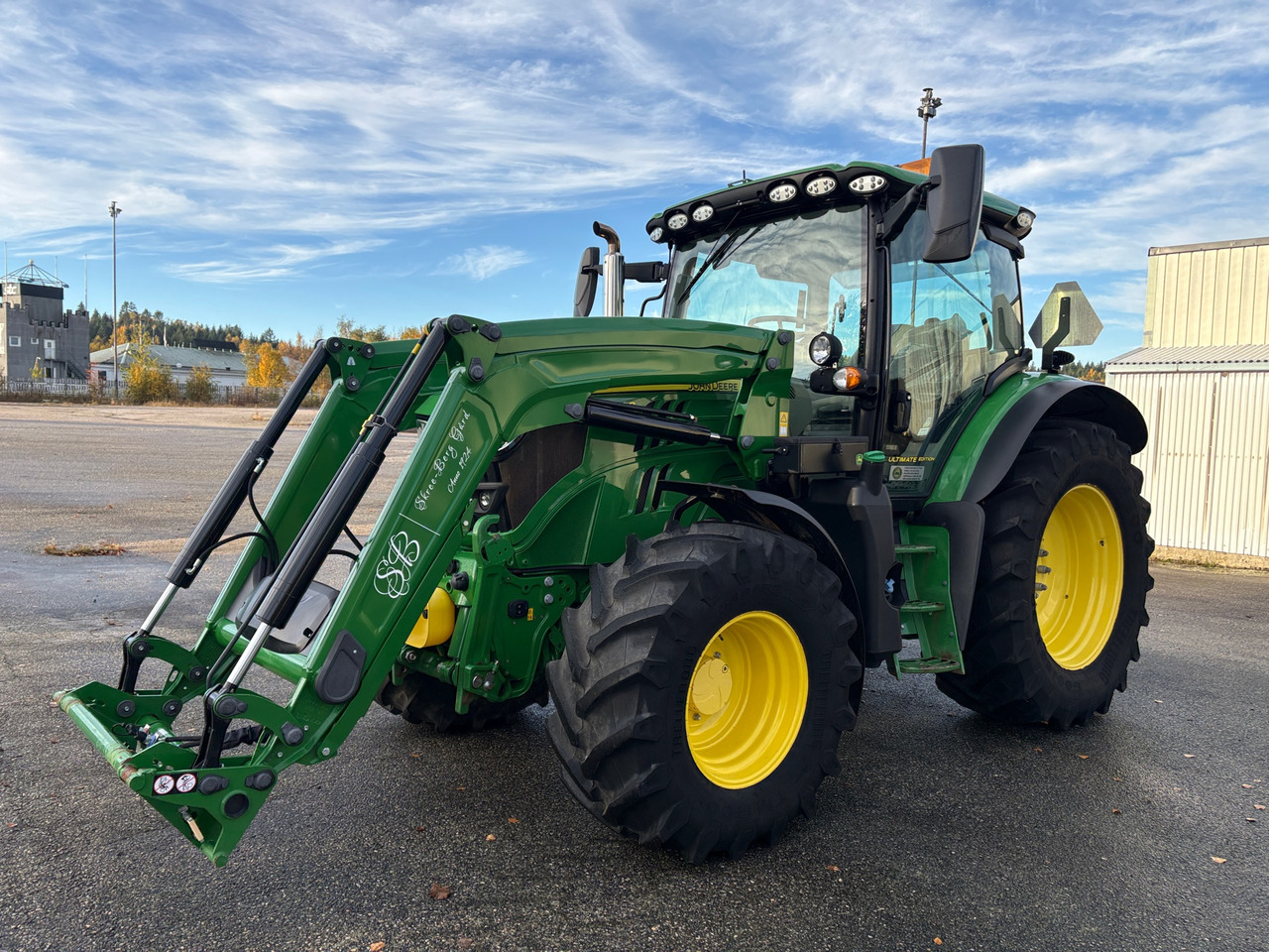 John Deere 6130R - Tractor: afbeelding 1 John Deere 6130R - Tractor: afbeelding 1