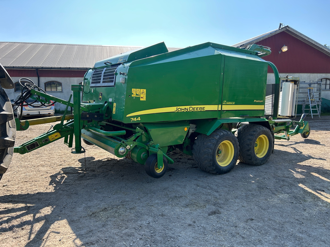 John Deere 744 - Ronde balenpers: afbeelding 1 John Deere 744 - Ronde balenpers: afbeelding 1