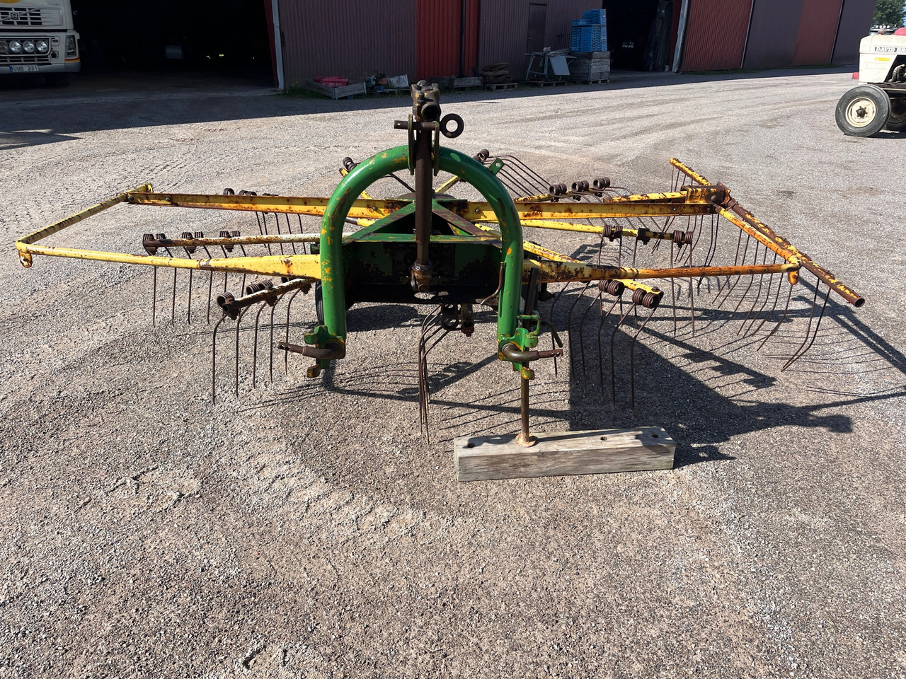 John Deere GA 300 G - Hooischudder: afbeelding 1 John Deere GA 300 G - Hooischudder: afbeelding 1