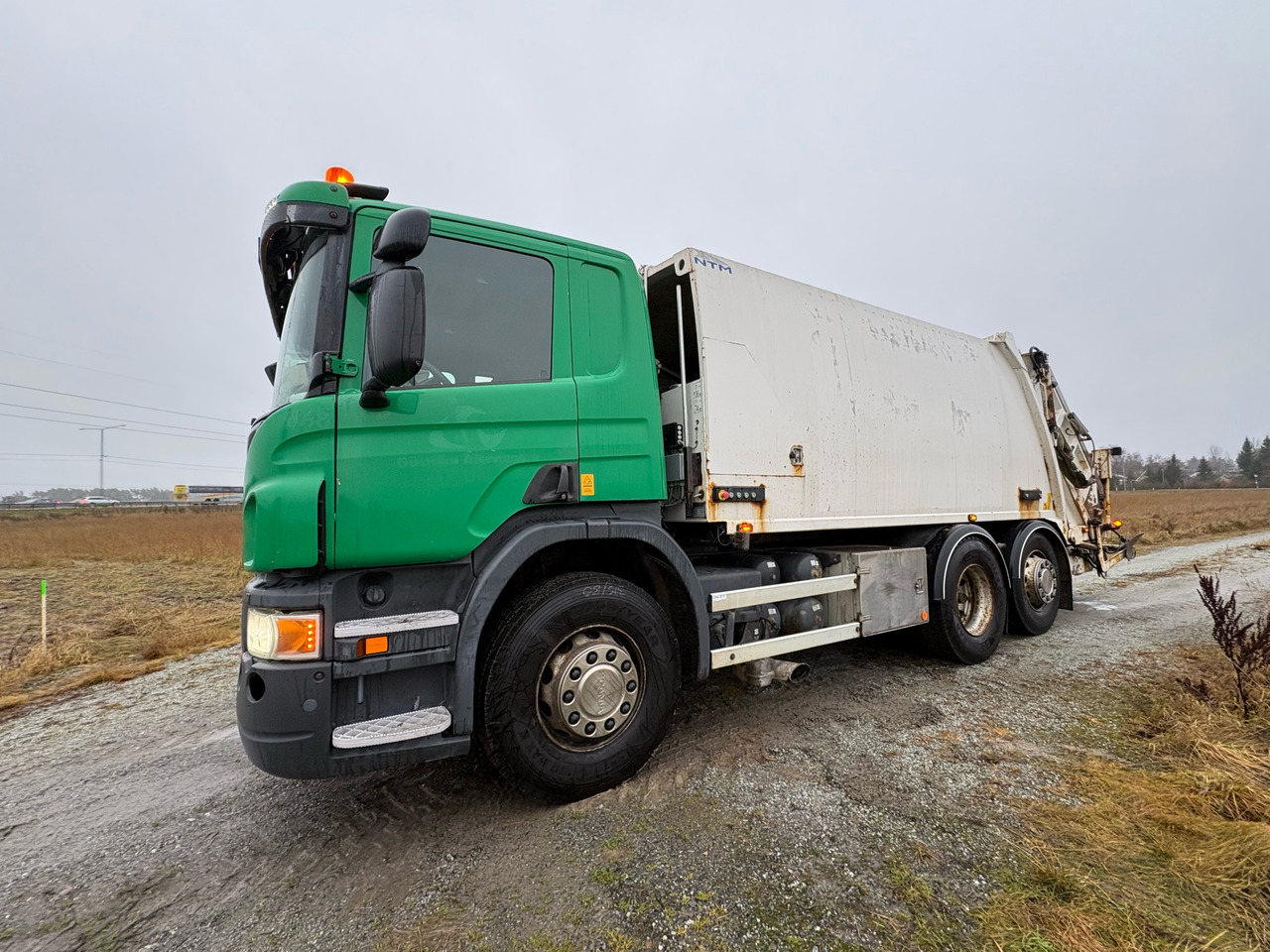 Scania P28DB6X2*4MNA - Vuilniswagen: afbeelding 1 Scania P28DB6X2*4MNA - Vuilniswagen: afbeelding 1