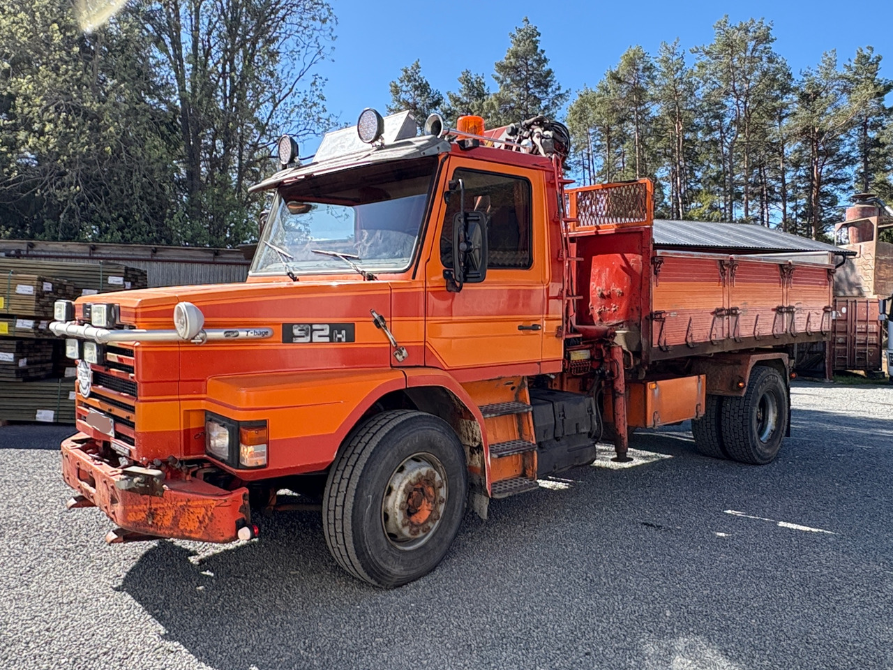 Scania T 92H 4x2 - Vrachtwagen met open laadbak: afbeelding 1 Scania T 92H 4x2 - Vrachtwagen met open laadbak: afbeelding 1