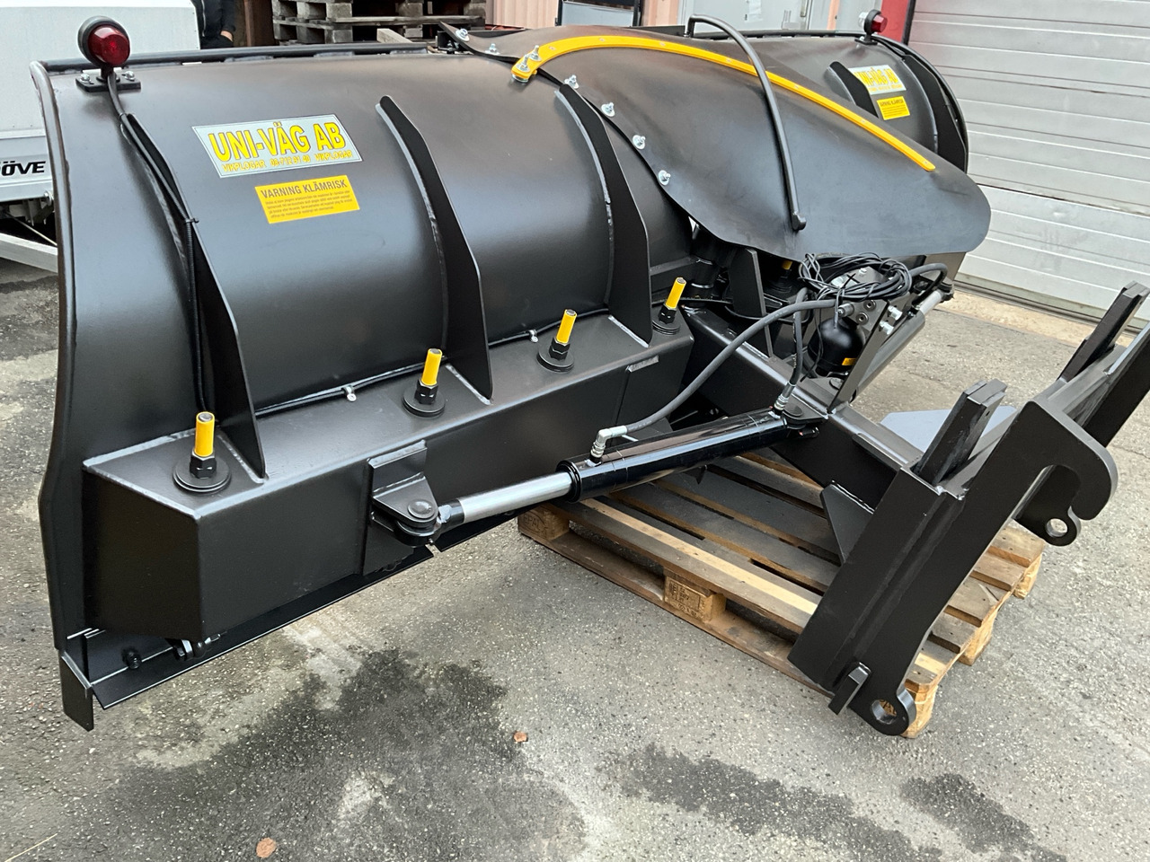 Uni-väg UV320 - Sneeuwschuif: afbeelding 1 Uni-väg UV320 - Sneeuwschuif: afbeelding 1