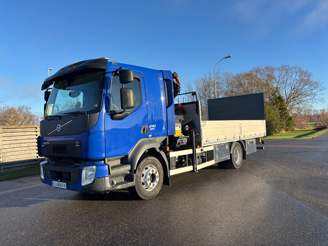 Volvo FL240 - Kraanwagen: afbeelding 1 Volvo FL240 - Kraanwagen: afbeelding 1