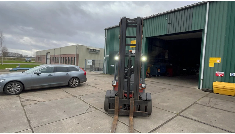 Linde H35T Linde H35 T - LPG heftruck: afbeelding 3 Linde H35T Linde H35 T - LPG heftruck: afbeelding 3