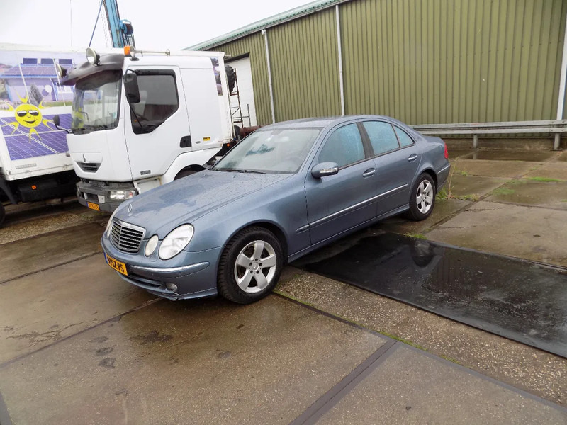 Mercedes-Benz E-Klasse 320 CDI sedan avantgarde - Personenwagen: afbeelding 4 Mercedes-Benz E-Klasse 320 CDI sedan avantgarde - Personenwagen: afbeelding 4