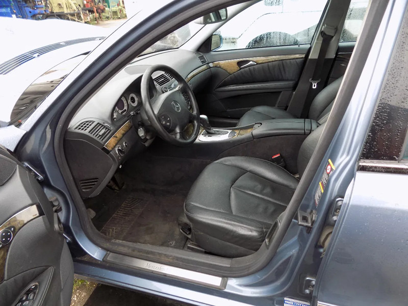Personenwagen Mercedes-Benz E-Klasse 320 CDI sedan avantgarde: afbeelding 10 Personenwagen Mercedes-Benz E-Klasse 320 CDI sedan avantgarde: afbeelding 10