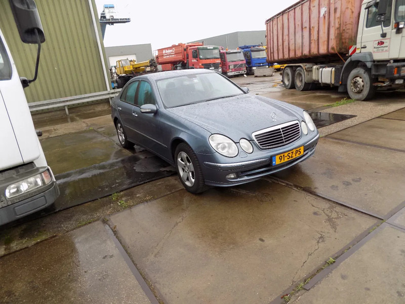 Mercedes-Benz E-Klasse 320 CDI sedan avantgarde - Personenwagen: afbeelding 2 Mercedes-Benz E-Klasse 320 CDI sedan avantgarde - Personenwagen: afbeelding 2