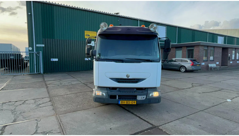 Renault Midlum Renault Midlum - Trekker: afbeelding 2 Renault Midlum Renault Midlum - Trekker: afbeelding 2