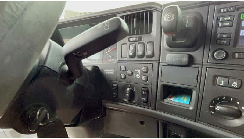 Scania R560 V8 Scania R560 V8 Manual 6x2 Boogie lift - Trekker: afbeelding 3 Scania R560 V8 Scania R560 V8 Manual 6x2 Boogie lift - Trekker: afbeelding 3