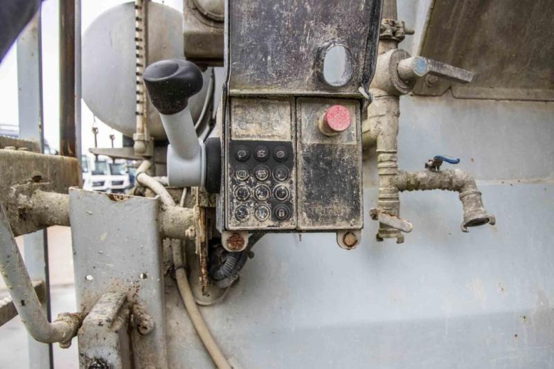 Betonmixer oplegger Liebherr BETON MIXER/MALAXEUR/MISCHER HTM 1204 - 12M³: afbeelding 8 Betonmixer oplegger Liebherr BETON MIXER/MALAXEUR/MISCHER HTM 1204 - 12M³: afbeelding 8